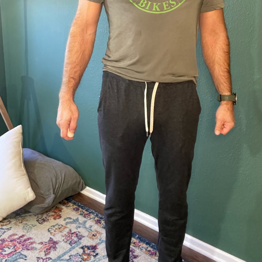 Vuori Sunday joggers medium